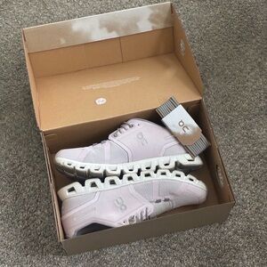 On cloud 5’s lily frost